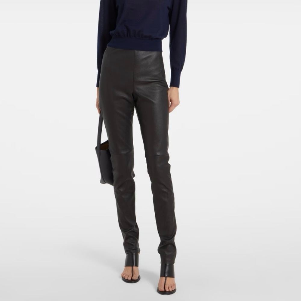 Danier genuine leather front high-rise pants. 🖤